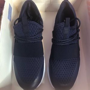 NWT Blue Zuma Fablectics Shoes! Women’s size 9!